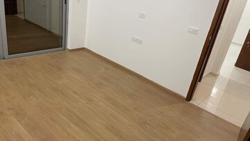 Room in 3 BHK Apartment at Amanora Adreno Towers, Hadapsar – for Rent