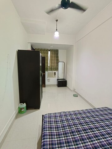 Room in 1 BHK Apartment at Colaba – for Rent