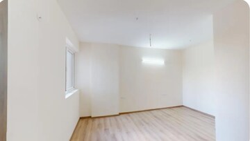 Room in 3 BHK Apartment at Old Madras Road – for Sale