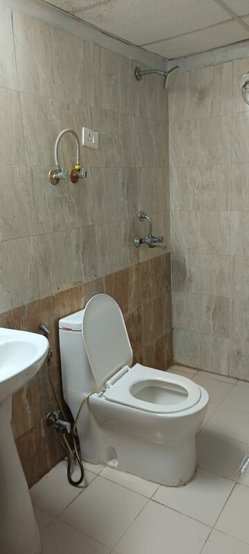 Attached Bathroom in 3 BHK Independent House at RWA Apartments Sector 52, Sector 52 – for Rent