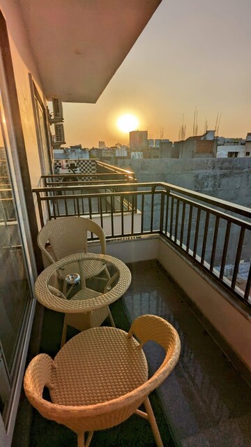Balcony in 1 BHK Apartment at Sector 42 – for Rent