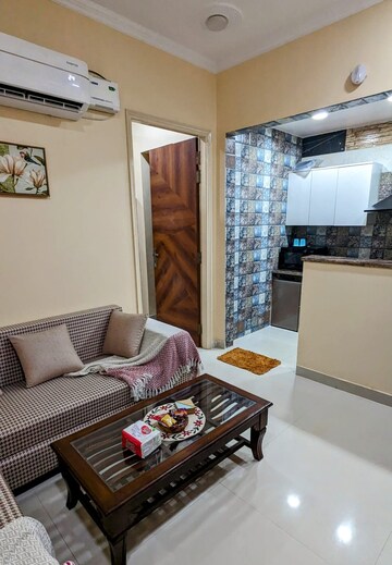 Living Room in 1 BHK Apartment at Sector 42 – for Rent