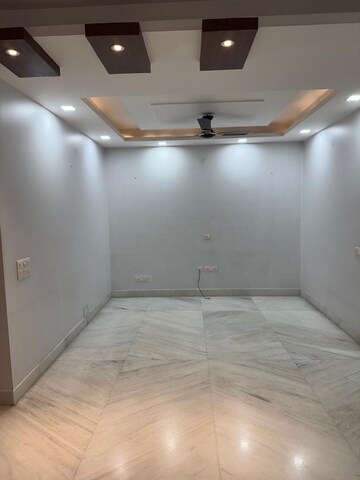 Room in 3 BHK Builder Floor at Sector 50 – for Rent