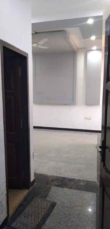 Furnished Amenities in 2.5 BHK Independent House at Bhondsi – for Rent