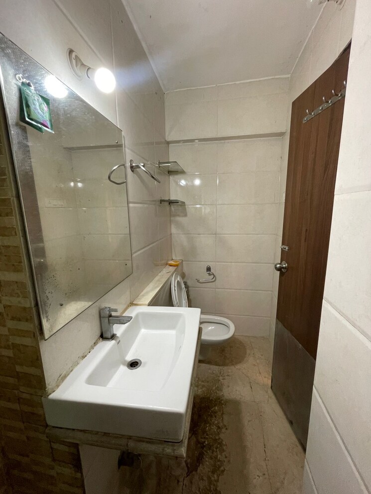 Bathroom, panchvati-b 2 Bedroom 1100 Sq.Ft. Apartment In Powai Mumbai 7911039