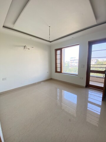 Room in 3 BHK Builder Floor at Ansal Plaza Sector-23, Sector 23 – for Rent