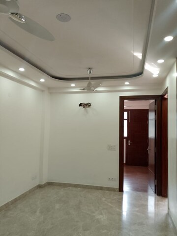 Room in 3 BHK Builder Floor at SS The Lilac, Sector 49 – for Rent
