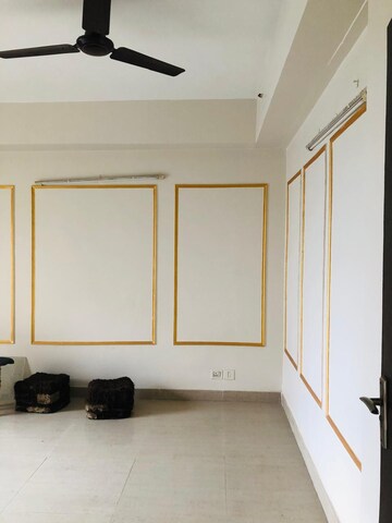 Room in 2 BHK Apartment at Paras Tierea, Sector 137 – for Rent