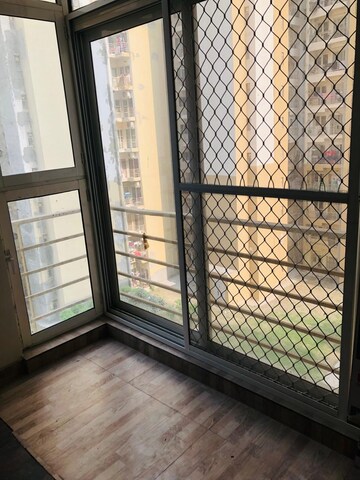 Room in 2 BHK Apartment at Paras Tierea, Sector 137 – for Rent