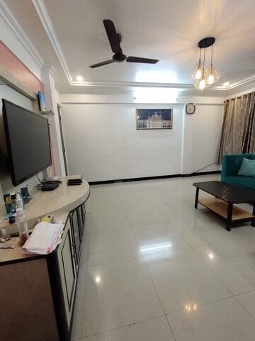Master Bedroom in 2 BHK Apartment at Kurla West – for Rent
