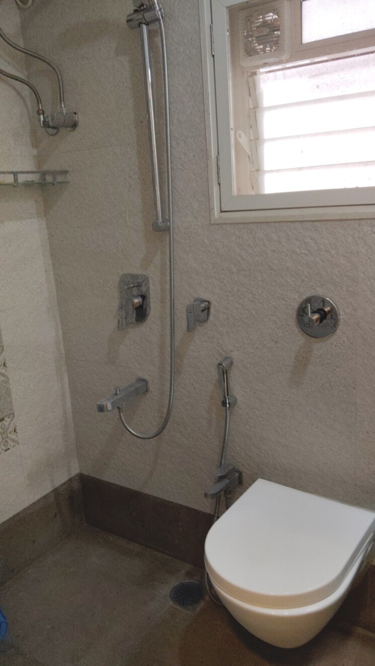 Bathroom, vile parle east 2 Bedroom 600 Sq.Ft. Apartment In Vile Parle East Mumbai 7911508