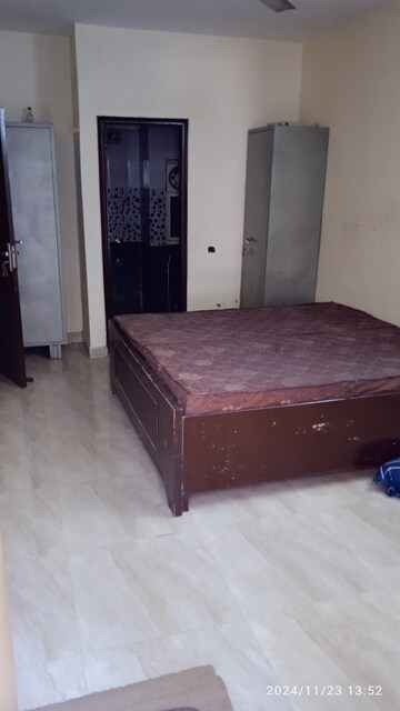 Bedroom in 1 RK Builder Floor at Vipul Square, Sushant Lok I – for Rent