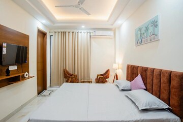 Master Bedroom in 1.5 BHK Builder Floor at CGHS Progressive Apartments, Sector 55 – for Rent