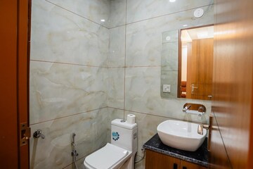 Bathroom in 1.5 BHK Builder Floor at Paarth Apartments, Sector 55 – for Rent