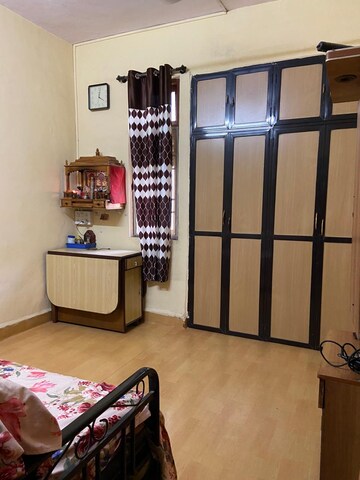 Bedroom in 1 BHK Builder Floor at Zakir Nagar – for Sale
