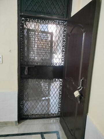  1 BHK Builder Floor at Zakir Nagar – for Sale