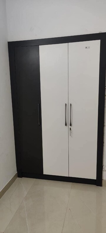 Furnished Amenities in 2 BHK Apartment at Amrapali Golf Homes, Sector 4, Greater Noida – for Sale