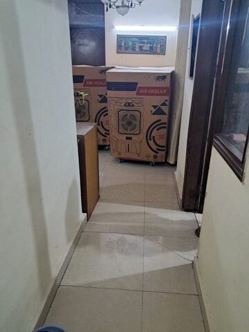 Furnished Amenities in 3 BHK Independent House at East Of Kailash – for Rent