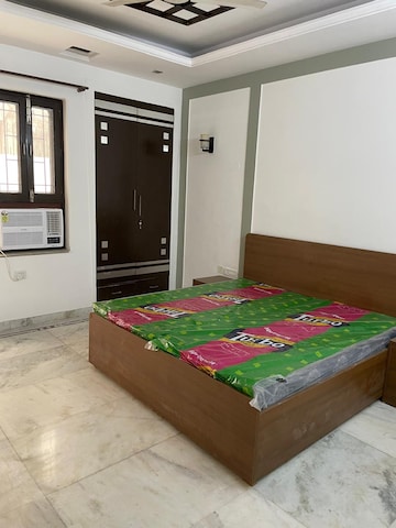 Bedroom in 3 BHK Builder Floor at Plaza Mall, Sector 28 – for Rent