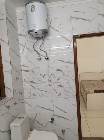 Bathroom in 1 RK Independent House at Tulip Mall, Sector 46 – for Rent