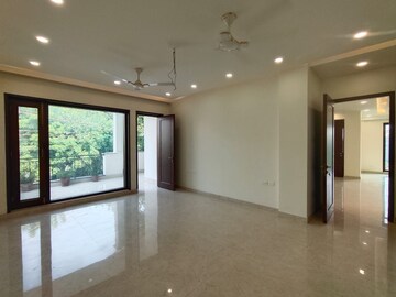 Room in 3 BHK Apartment at Sector 10 – for Rent