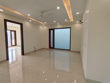 Room in 3 BHK Apartment at Sector 10 – for Rent