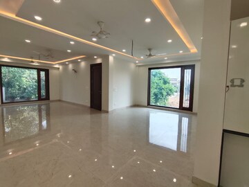 Room in 3 BHK Apartment at Sector 10 – for Rent