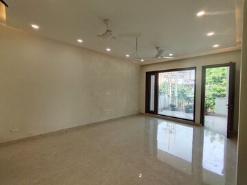 Room in 3 BHK Apartment at Sector 10 – for Rent