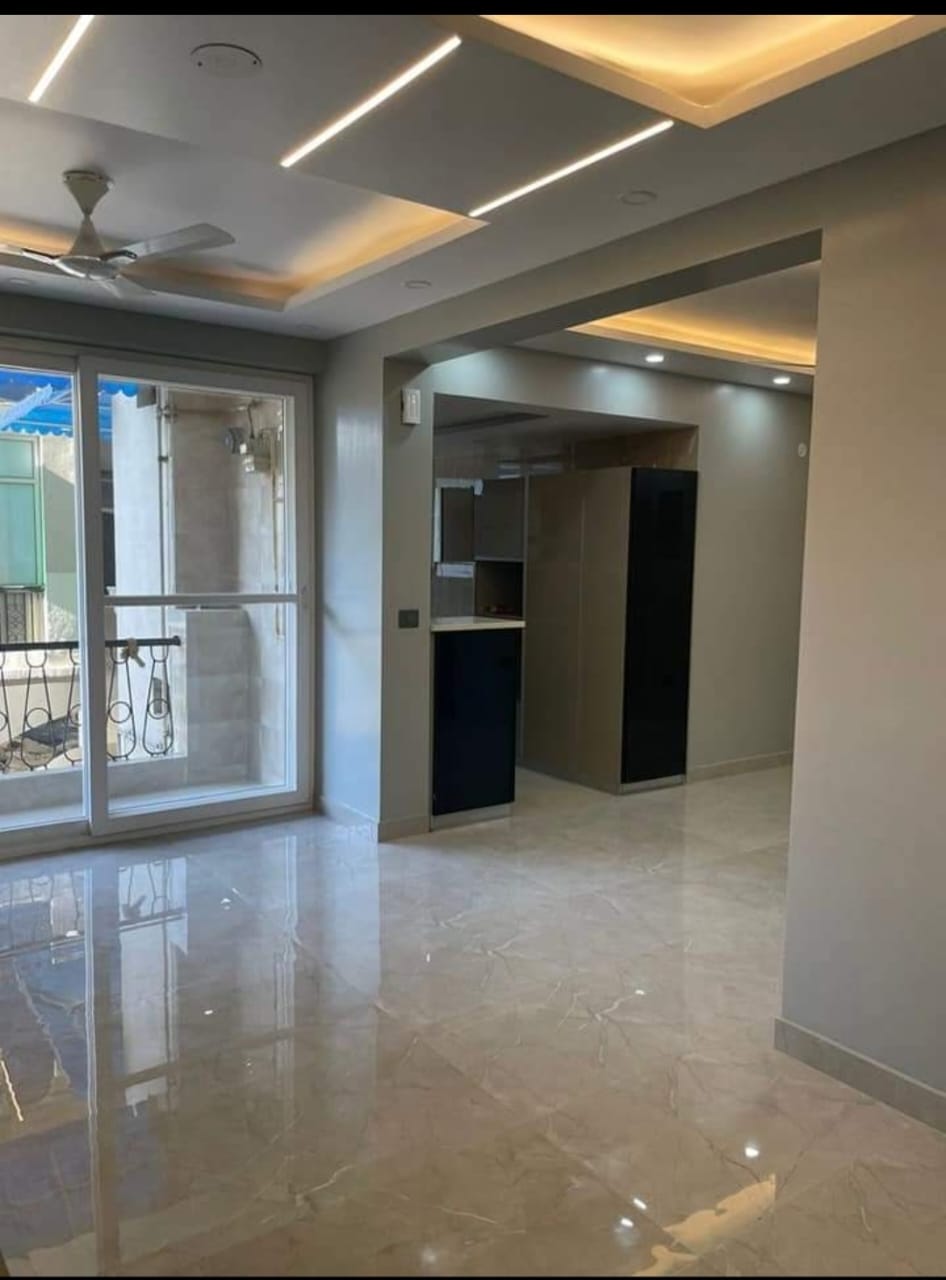 2 BHK 610 Sq.Ft. Apartment in Mahagun Mantra I