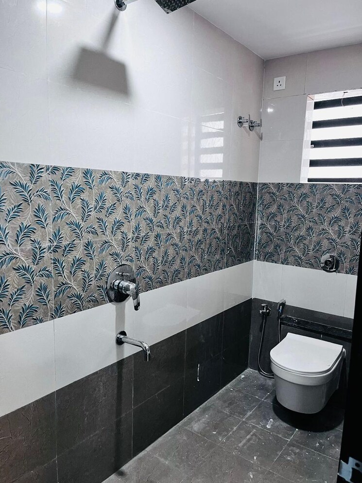 Bathroom, jaitala rd 3 Bedroom 1650 Sq.Ft. Apartment In Jaitala rd Nagpur 7912092