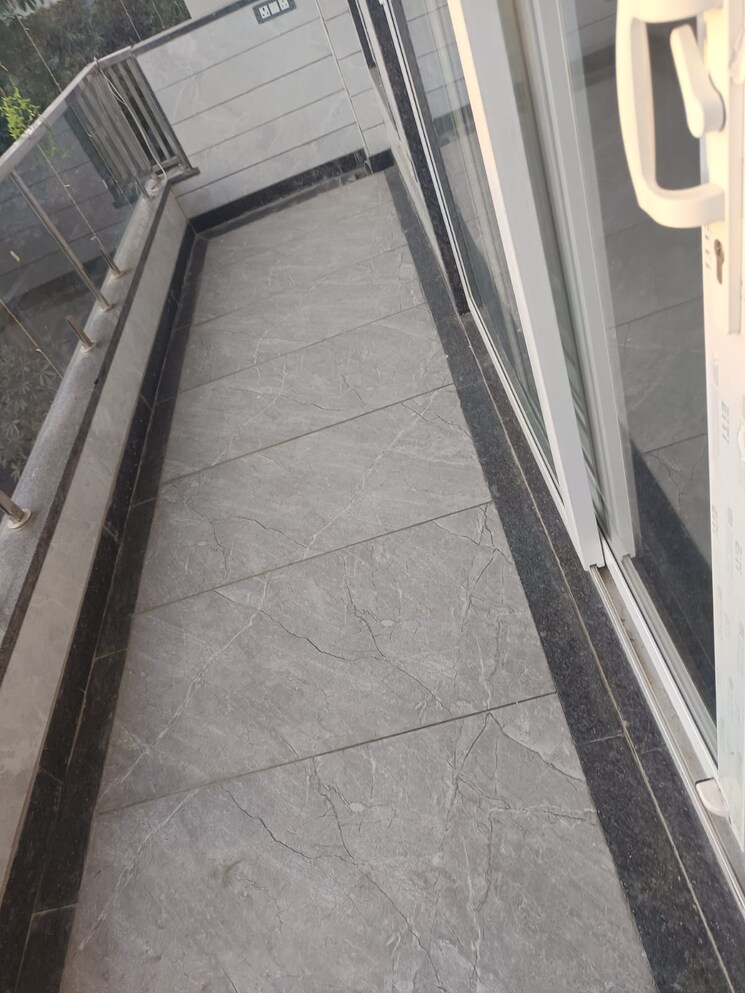 Balcony, rwa-apartments-sector-39 3 Bedroom 400 Sq.Mt. Independent House In Sector 39 Noida 7912159