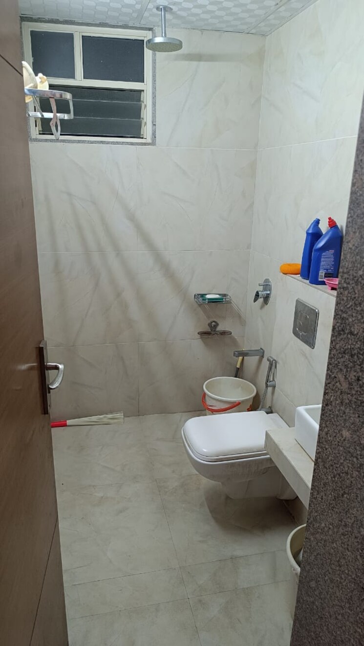Bathroom, merlin-opal 3 Bedroom 2075 Sq.Ft. Apartment In C G Road Ahmedabad 7912239