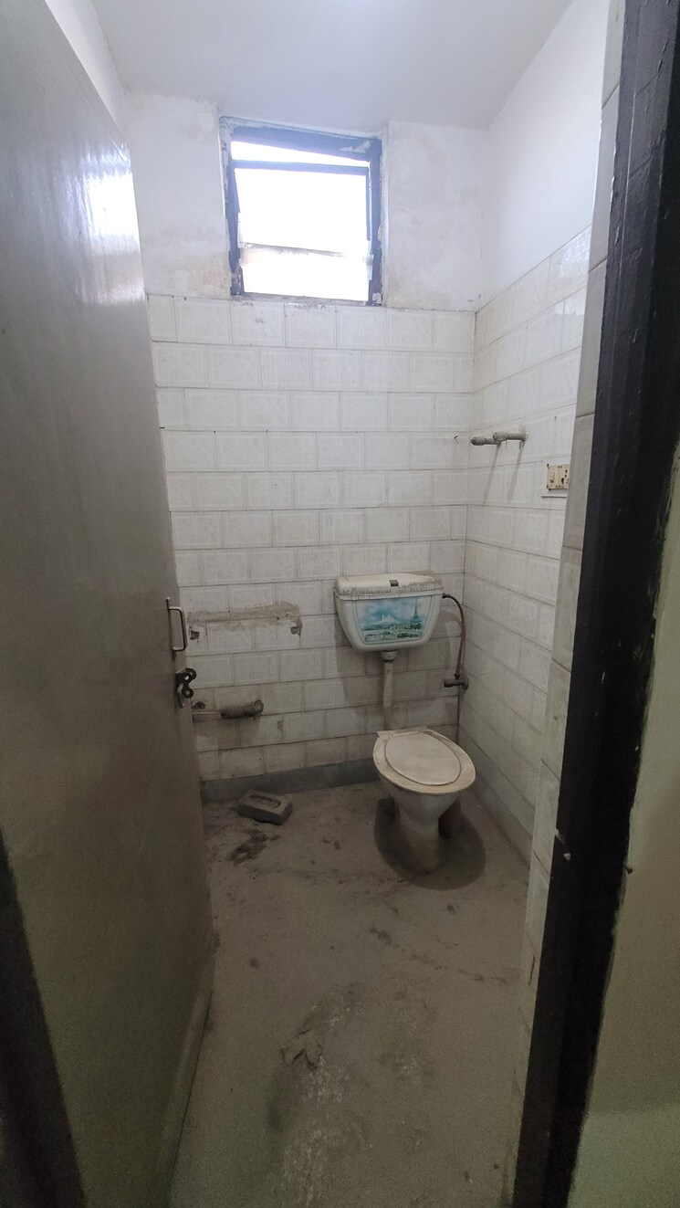 Bathroom, dilshad colony 2 Bedroom 800 Sq.Ft. Builder Floor In Dilshad Colony Delhi 7912257