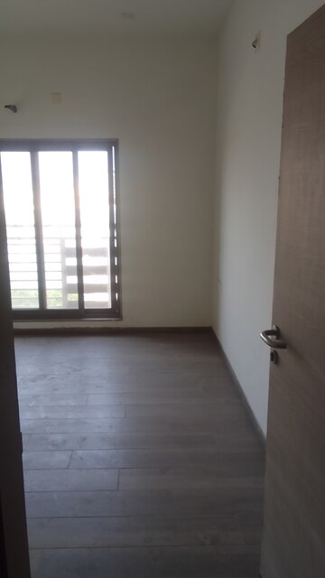 Room in 3 BHK Apartment at Navarangpura – for Sale