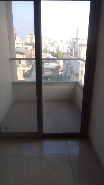 Room in 3 BHK Apartment at Navarangpura – for Sale