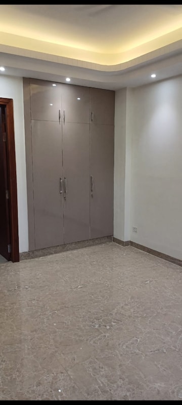 Room in 3 BHK Builder Floor at Sector 46 – for Sale