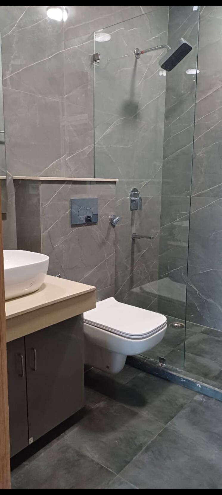 Bathroom, sector 46 3 Bedroom 250 Sq.Ft. Builder Floor In Sector 46 Faridabad 7912439