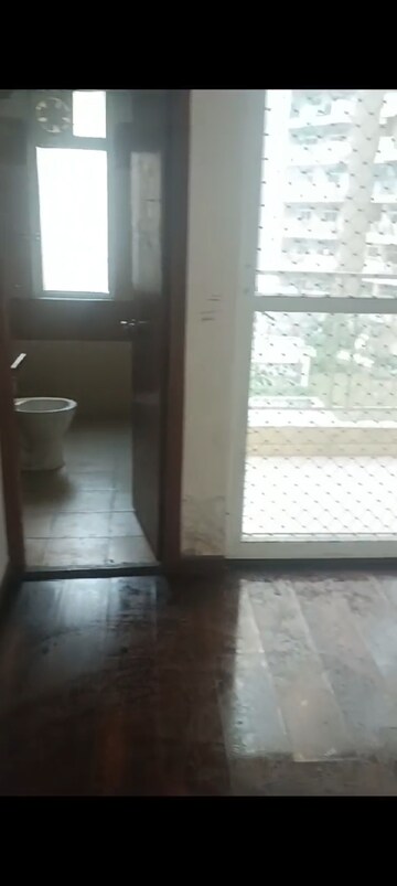 Room in 3 BHK Apartment at Mahagun Myra, Gaur City 1 – for Rent