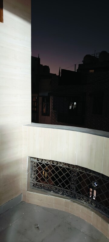 Kitchen in 1 RK Builder Floor at Mayur Vihar Phase 1 – for Rent