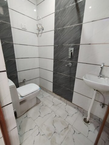 Bathroom in 5 BHK Villa at Kasauli – for Sale