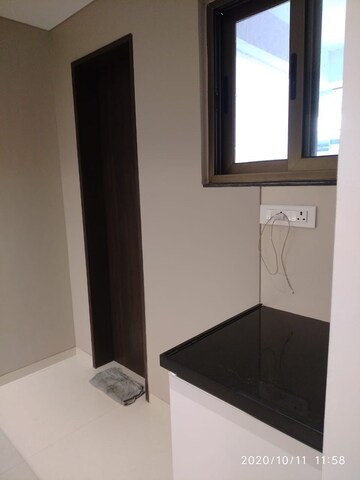 Room in 2 BHK Apartment at Sapra Power Boulevard, Mundhwa – for Rent