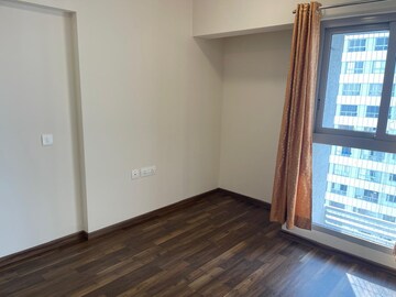 Room in 2 BHK Apartment at Piramal Vaikunth, Balkum Pada – for Sale