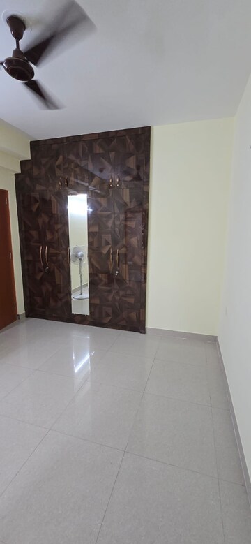 Room in 3 BHK Apartment at Tata Eureka Park, Sector 150 – for Sale