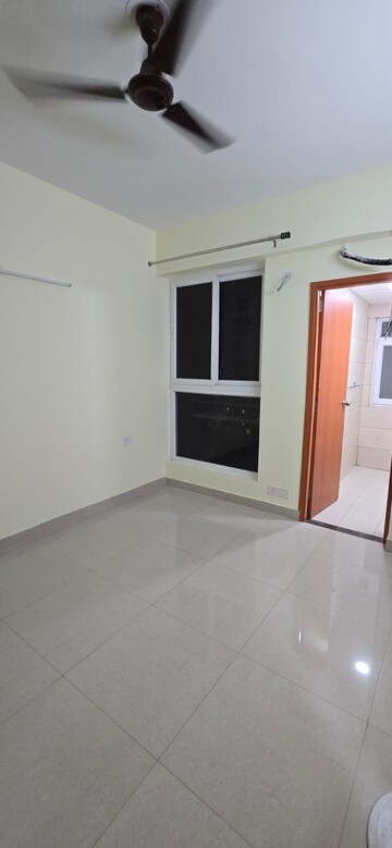 Room in 3 BHK Apartment at Tata Eureka Park, Sector 150 – for Sale