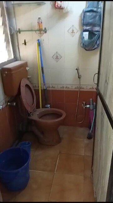Bathroom in 1 RK Apartment at Datar Mansion CHS, Santacruz East – for Sale