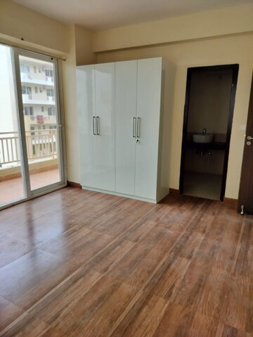 Room in 3 BHK Apartment at Ansal Height 86, Sector 86 – for Rent