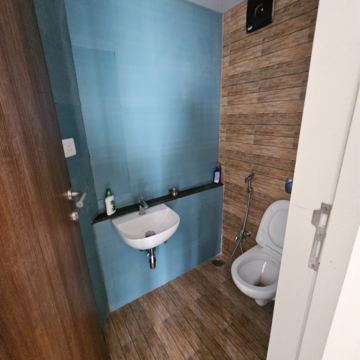 Bathroom in 1 BHK Apartment at Lodha Quality Home Tower 5, Balkum Pada – for Sale
