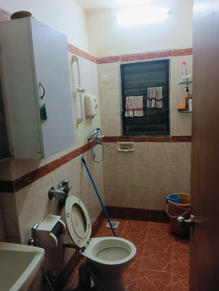 Bathroom, lokhandwala-residency 1 Bedroom 500 Sq.Ft. Apartment In Worli Mumbai 7913096