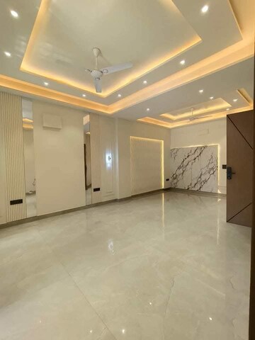 Room in 3 BHK Builder Floor at Ansal Palam Triangle, Palam Vihar Extension – for Rent