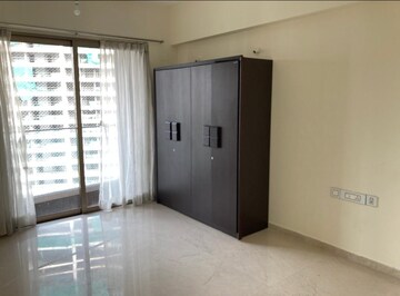Room in 3.5 BHK Apartment at Kalpataru Sparkle, Bandra East – for Rent